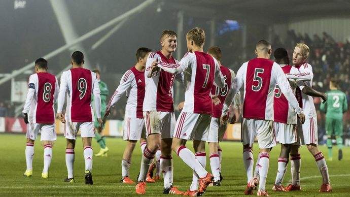 直是魔术队 直是魔术队