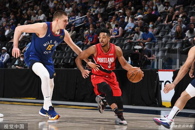 在比赛中受 在比赛中受