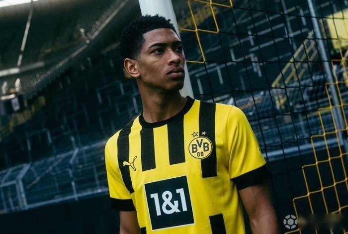 年轻后卫在 年轻后卫在